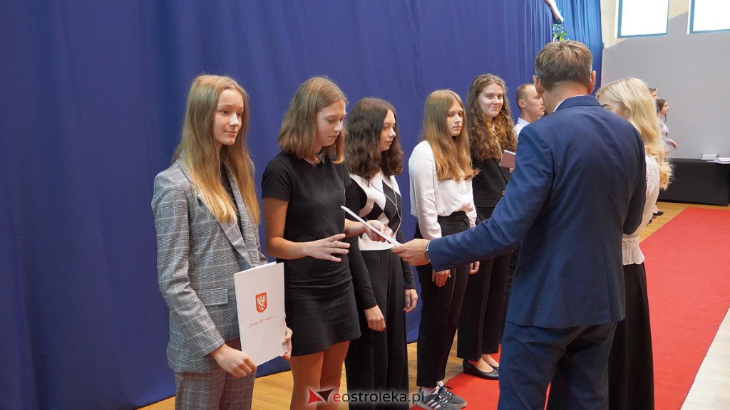 Samorządowa Gala Uczniowska. Wyróżniono prawie 200 uczniów [28.09.2022] - zdjęcie #65 - eOstroleka.pl
