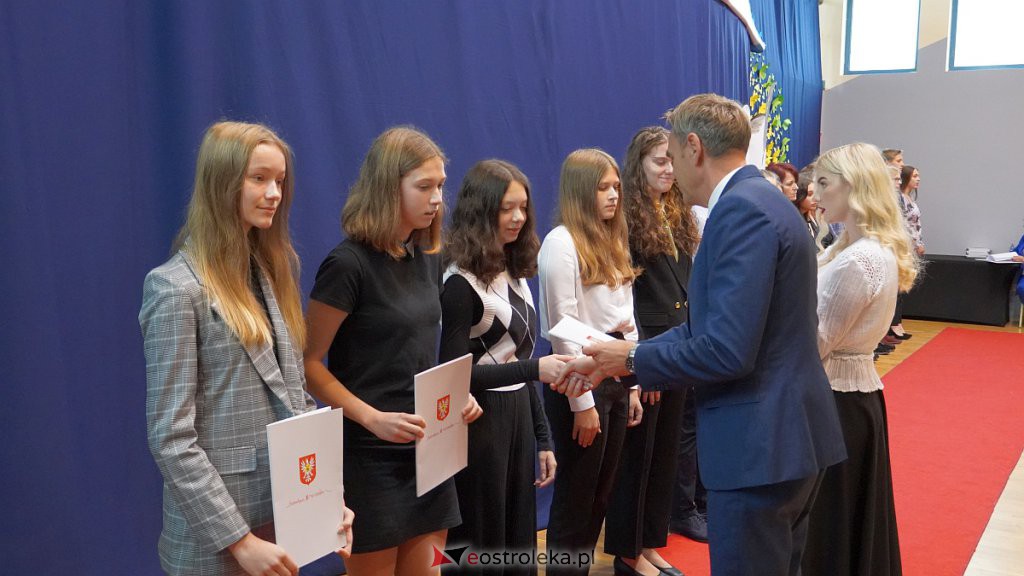 Samorządowa Gala Uczniowska. Wyróżniono prawie 200 uczniów [28.09.2022] - zdjęcie #64 - eOstroleka.pl