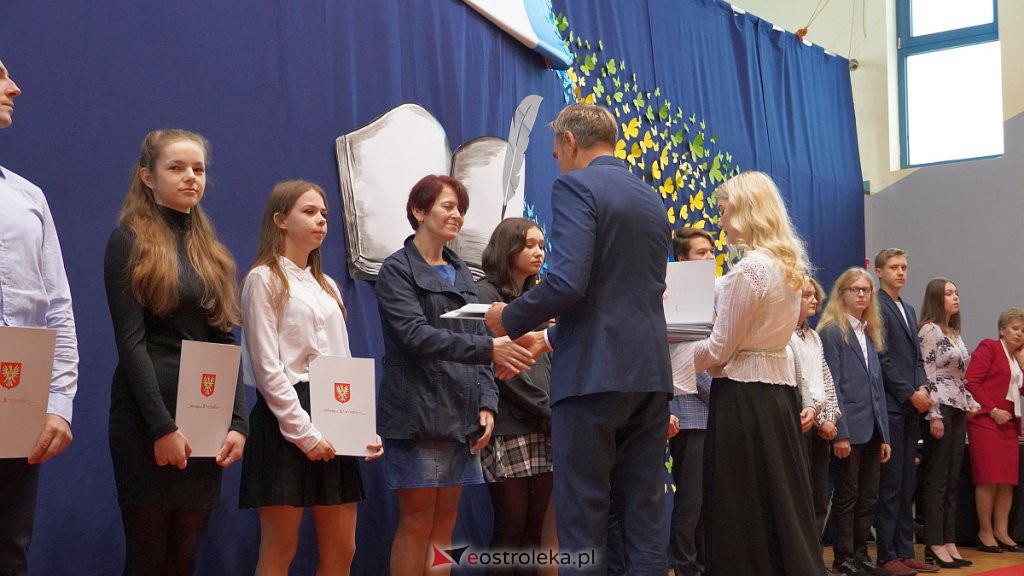 Samorządowa Gala Uczniowska. Wyróżniono prawie 200 uczniów [28.09.2022] - zdjęcie #53 - eOstroleka.pl