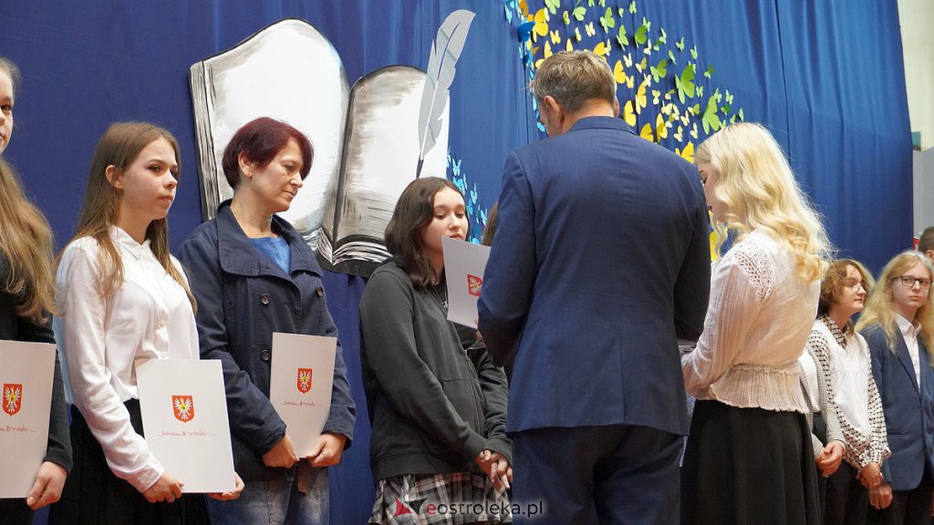 Samorządowa Gala Uczniowska. Wyróżniono prawie 200 uczniów [28.09.2022] - zdjęcie #52 - eOstroleka.pl