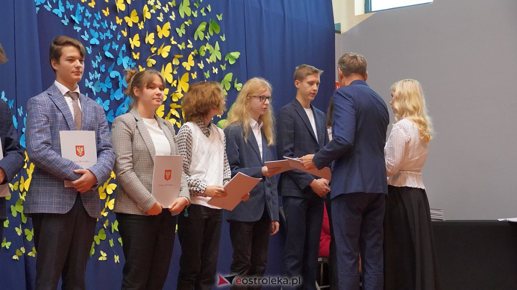 Samorządowa Gala Uczniowska. Wyróżniono prawie 200 uczniów [28.09.2022] - zdjęcie #41 - eOstroleka.pl