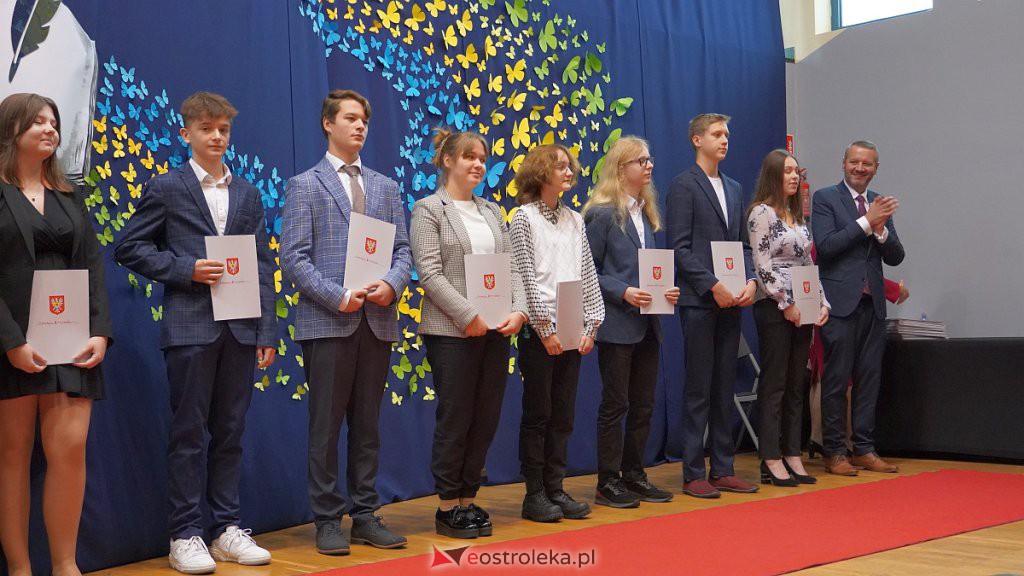 Samorządowa Gala Uczniowska. Wyróżniono prawie 200 uczniów [28.09.2022] - zdjęcie #35 - eOstroleka.pl