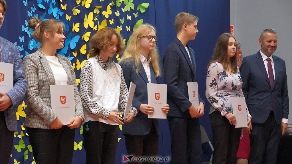 Samorządowa Gala Uczniowska. Wyróżniono prawie 200 uczniów [28.09.2022] - zdjęcie #33 - eOstroleka.pl