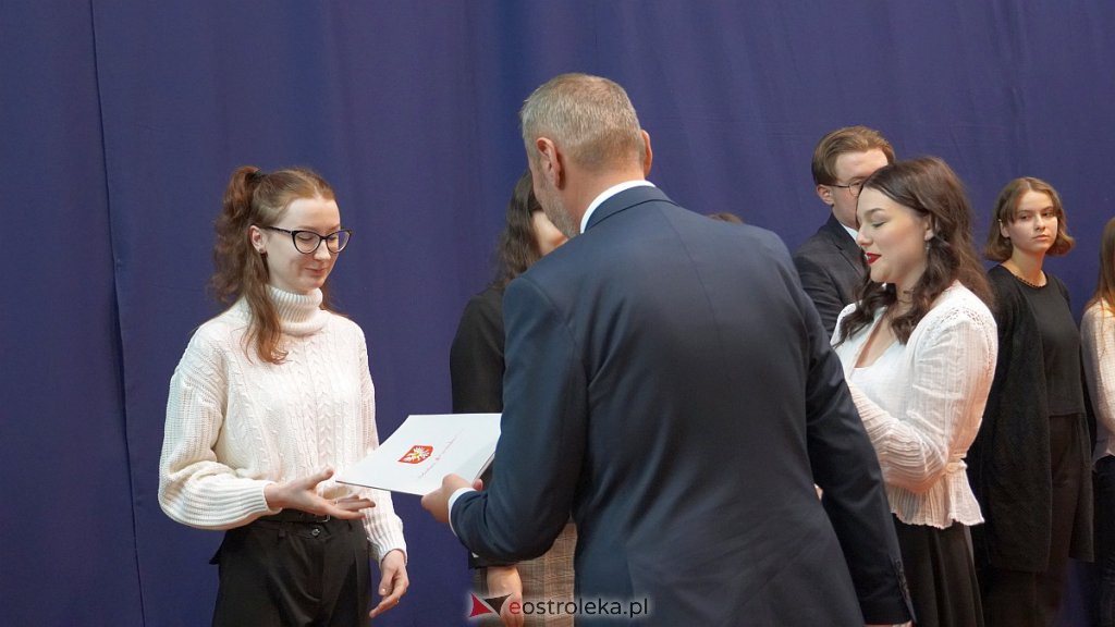 Samorządowa Gala Uczniowska. Wyróżniono prawie 200 uczniów [28.09.2022] - zdjęcie #31 - eOstroleka.pl