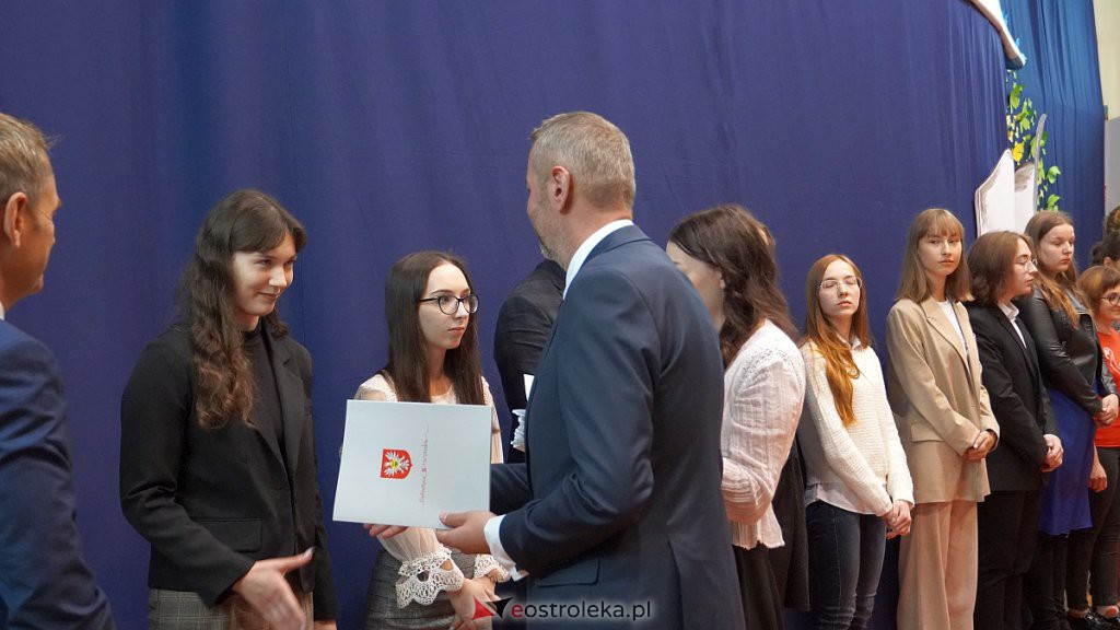 Samorządowa Gala Uczniowska. Wyróżniono prawie 200 uczniów [28.09.2022] - zdjęcie #30 - eOstroleka.pl