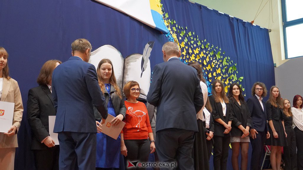 Samorządowa Gala Uczniowska. Wyróżniono prawie 200 uczniów [28.09.2022] - zdjęcie #24 - eOstroleka.pl
