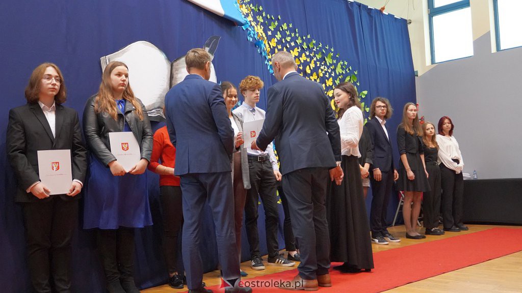 Samorządowa Gala Uczniowska. Wyróżniono prawie 200 uczniów [28.09.2022] - zdjęcie #21 - eOstroleka.pl