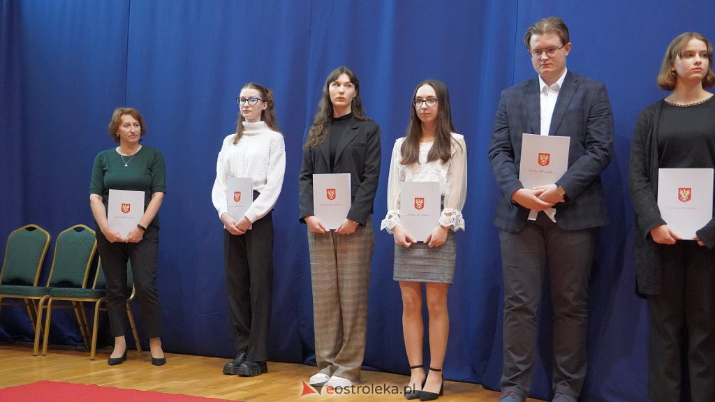 Samorządowa Gala Uczniowska. Wyróżniono prawie 200 uczniów [28.09.2022] - zdjęcie #18 - eOstroleka.pl