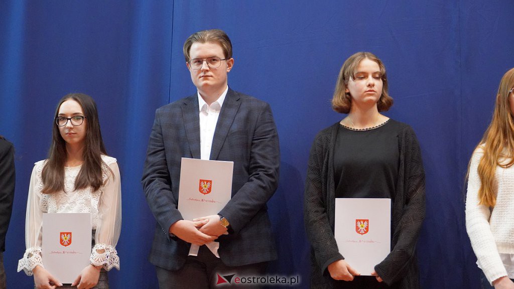 Samorządowa Gala Uczniowska. Wyróżniono prawie 200 uczniów [28.09.2022] - zdjęcie #16 - eOstroleka.pl