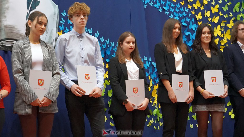Samorządowa Gala Uczniowska. Wyróżniono prawie 200 uczniów [28.09.2022] - zdjęcie #13 - eOstroleka.pl