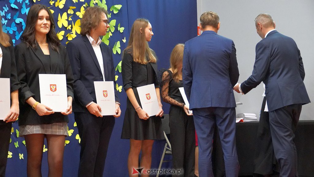 Samorządowa Gala Uczniowska. Wyróżniono prawie 200 uczniów [28.09.2022] - zdjęcie #10 - eOstroleka.pl