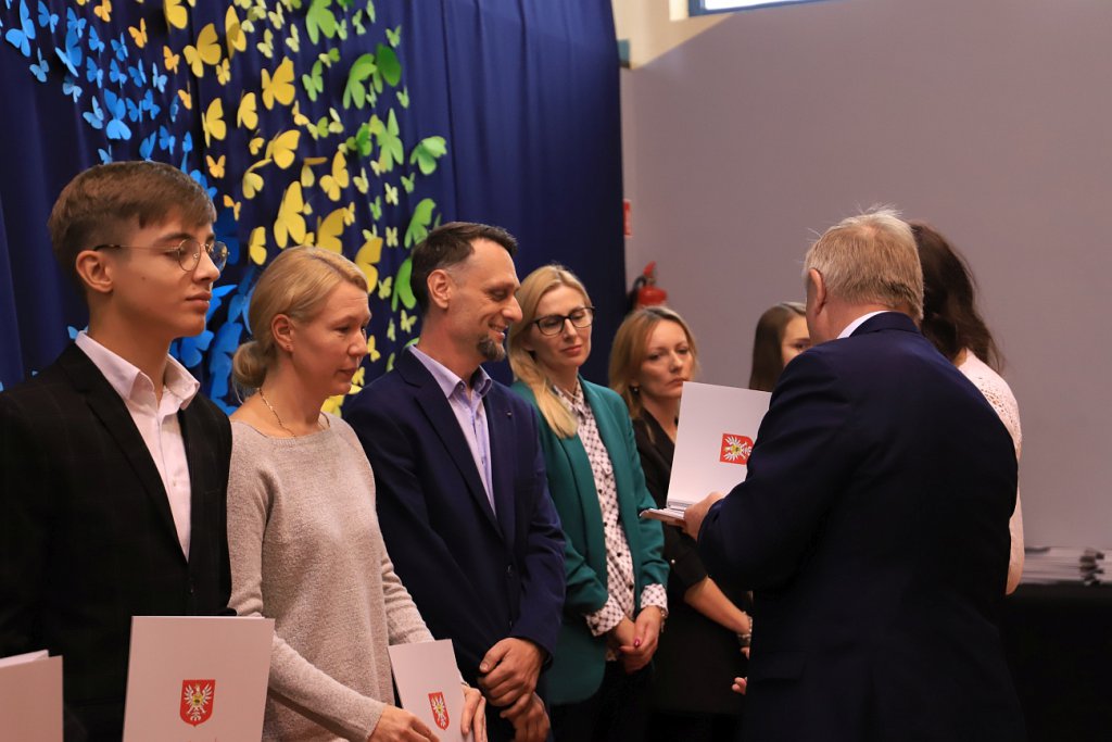 Samorządowa Gala Uczniowska. Wyróżniono prawie 200 uczniów [28.09.2022] - zdjęcie #4 - eOstroleka.pl