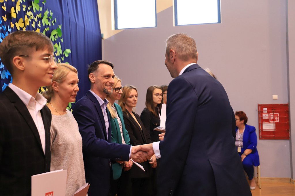 Samorządowa Gala Uczniowska. Wyróżniono prawie 200 uczniów [28.09.2022] - zdjęcie #3 - eOstroleka.pl