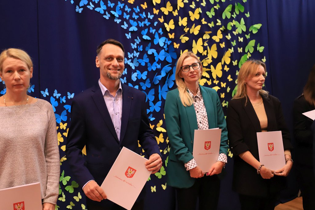 Samorządowa Gala Uczniowska. Wyróżniono prawie 200 uczniów [28.09.2022] - zdjęcie #2 - eOstroleka.pl