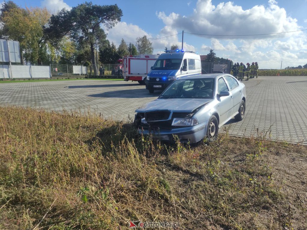 Wypadek w Rzekuniu. Poszkodowana została jedna osoba [28.09.2022] - zdjęcie #6 - eOstroleka.pl