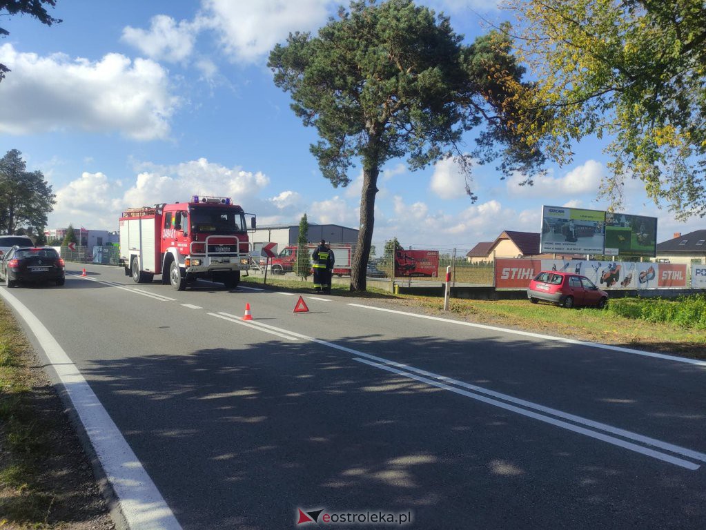 Wypadek w Rzekuniu. Poszkodowana została jedna osoba [28.09.2022] - zdjęcie #9 - eOstroleka.pl