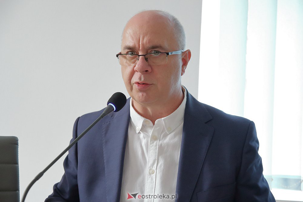LIII sesja Rady Powiatu. Szybkie głosowanie nad budynkiem przy Szpitalnej [30.09.2022] - zdjęcie #34 - eOstroleka.pl