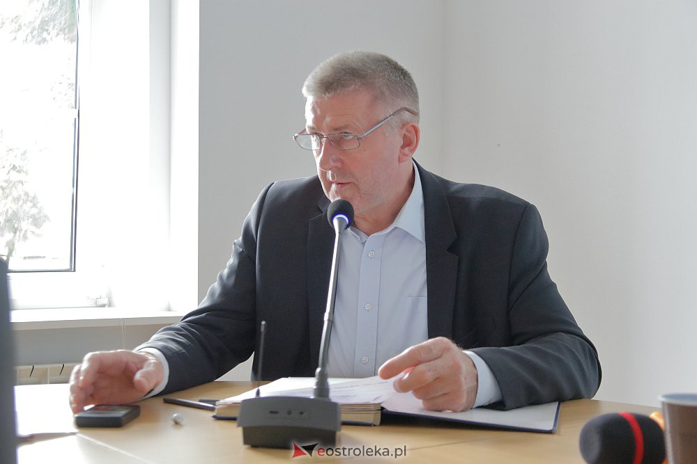 LIII sesja Rady Powiatu. Szybkie głosowanie nad budynkiem przy Szpitalnej [30.09.2022] - zdjęcie #32 - eOstroleka.pl