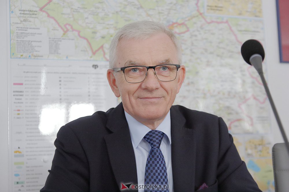 LIII sesja Rady Powiatu. Szybkie głosowanie nad budynkiem przy Szpitalnej [30.09.2022] - zdjęcie #27 - eOstroleka.pl