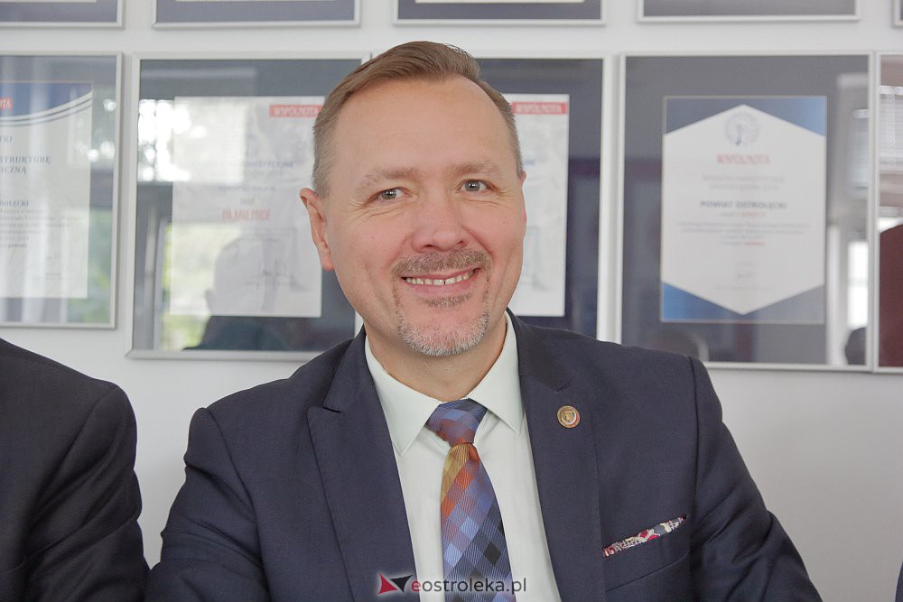 LIII sesja Rady Powiatu. Szybkie głosowanie nad budynkiem przy Szpitalnej [30.09.2022] - zdjęcie #25 - eOstroleka.pl