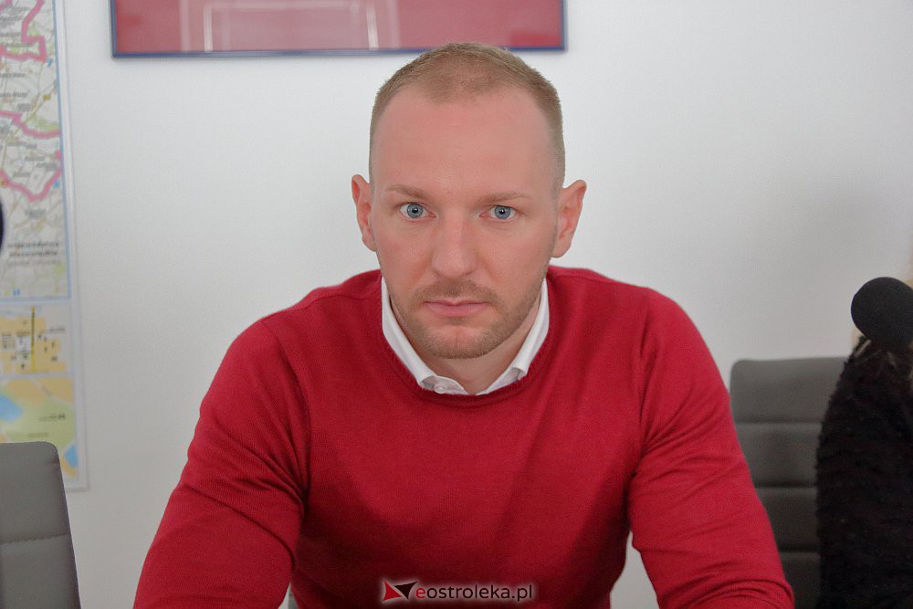 LIII sesja Rady Powiatu. Szybkie głosowanie nad budynkiem przy Szpitalnej [30.09.2022] - zdjęcie #21 - eOstroleka.pl