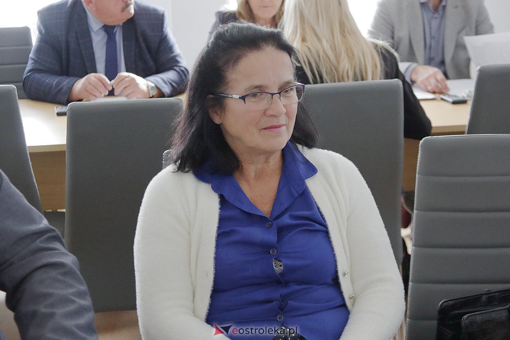 LIII sesja Rady Powiatu. Szybkie głosowanie nad budynkiem przy Szpitalnej [30.09.2022] - zdjęcie #19 - eOstroleka.pl