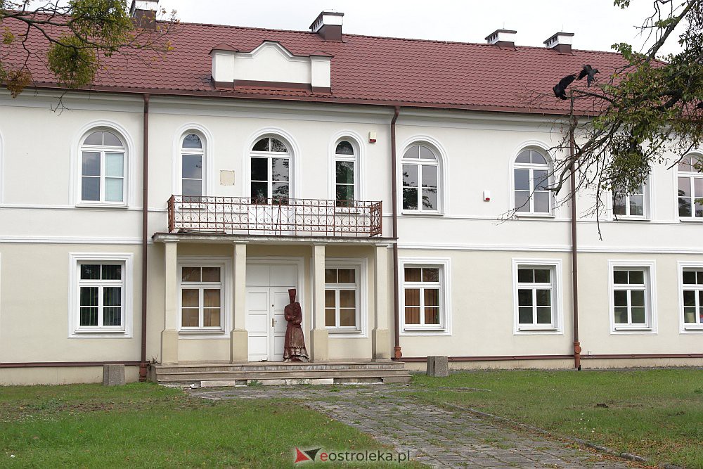 LIII sesja Rady Powiatu. Szybkie głosowanie nad budynkiem przy Szpitalnej [30.09.2022] - zdjęcie #4 - eOstroleka.pl