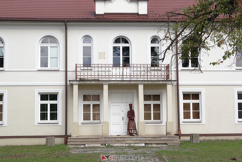LIII sesja Rady Powiatu. Szybkie głosowanie nad budynkiem przy Szpitalnej [30.09.2022] - zdjęcie #2 - eOstroleka.pl