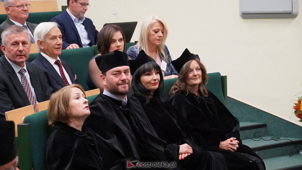 Inauguracja roku akademickiego w ostrołęckim WSAP [30.09.2022] - zdjęcie #37 - eOstroleka.pl
