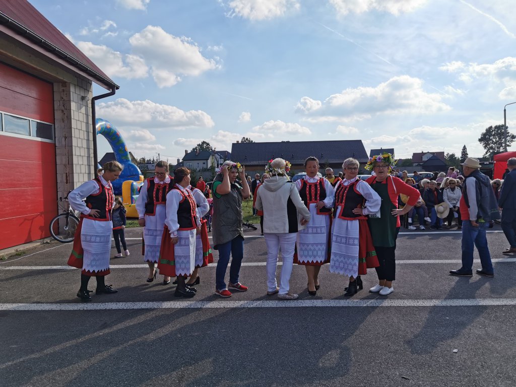 Festyn rodzinny Przywitanie jesieni w Olszewie-Borkach [1.10.2022] - zdjęcie #18 - eOstroleka.pl