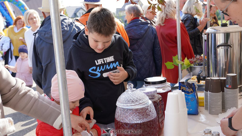 Festyn rodzinny Przywitanie jesieni w Olszewie-Borkach [1.10.2022] - zdjęcie #101 - eOstroleka.pl