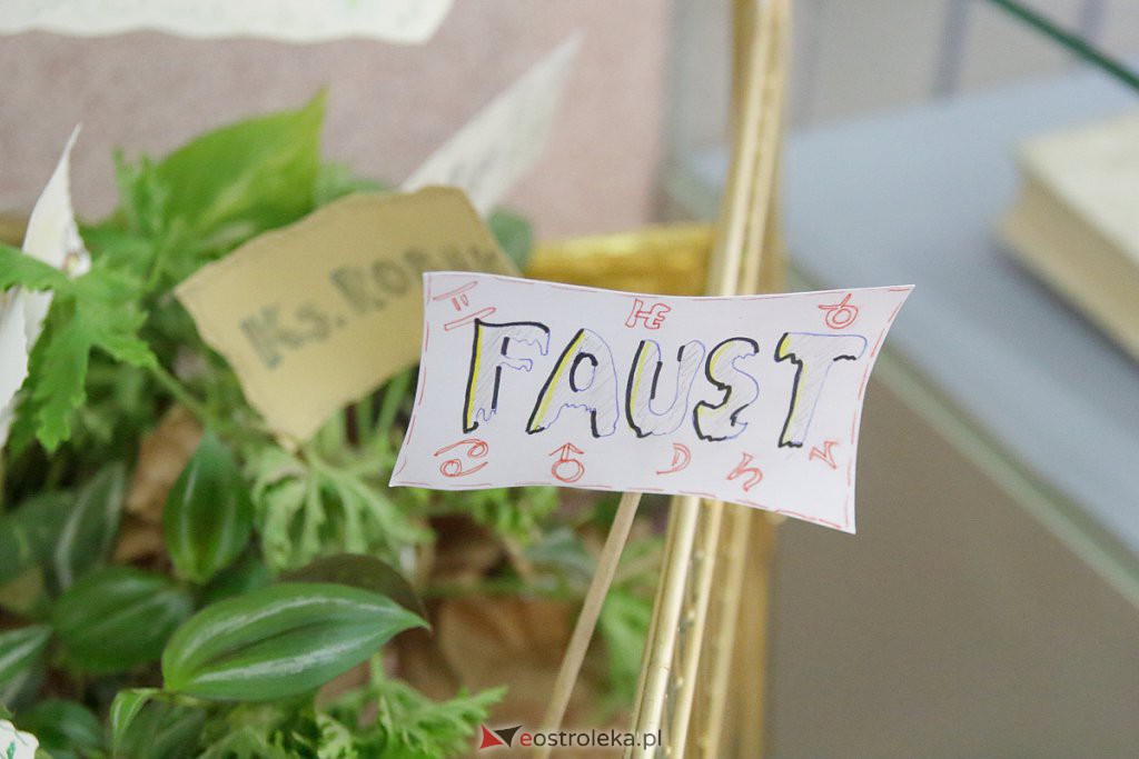 Noc Bibliotek z Marcinem Mellerem w Ostrołęce [01.10.2022] - zdjęcie #53 - eOstroleka.pl