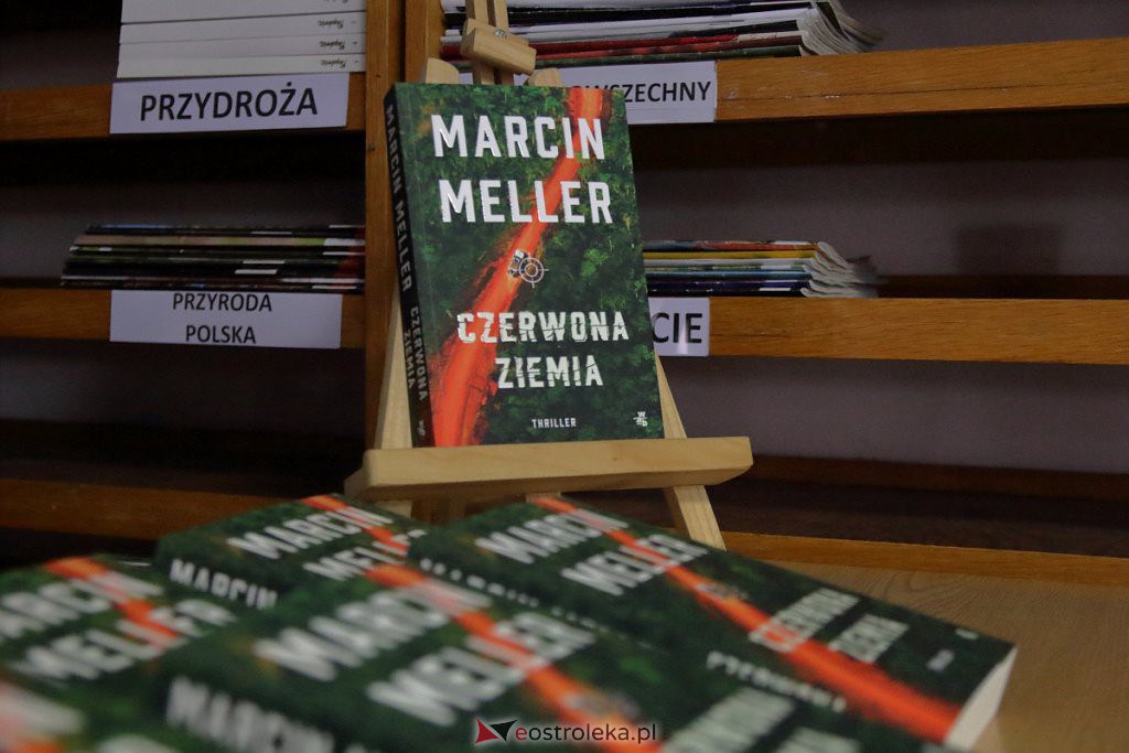 Noc Bibliotek z Marcinem Mellerem w Ostrołęce [01.10.2022] - zdjęcie #42 - eOstroleka.pl