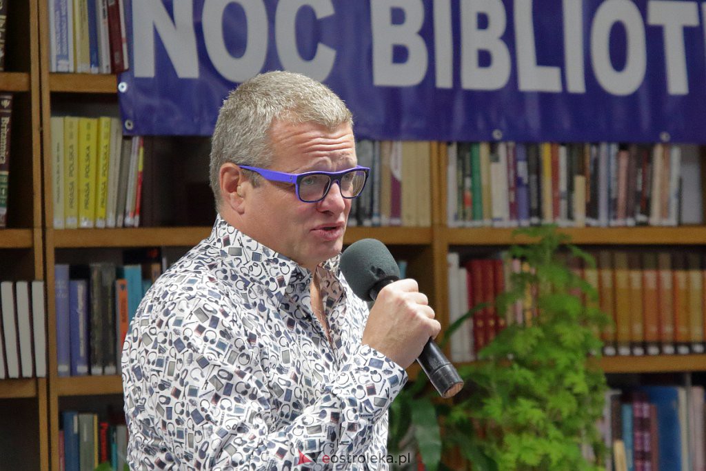 Noc Bibliotek z Marcinem Mellerem w Ostrołęce [01.10.2022] - zdjęcie #24 - eOstroleka.pl