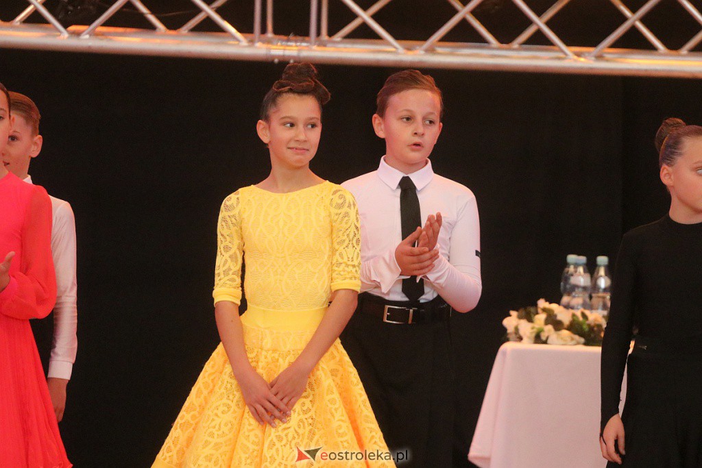 Turniej tańca towarzyskiego O Złotą Podwiązkę [01.10.2022] - zdjęcie #4 - eOstroleka.pl
