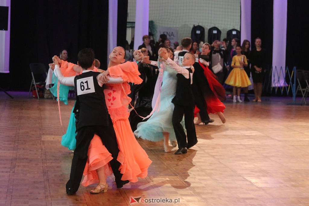 Turniej tańca towarzyskiego O Złotą Podwiązkę [01.10.2022] - zdjęcie #34 - eOstroleka.pl