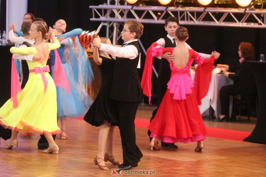 Turniej tańca towarzyskiego O Złotą Podwiązkę [01.10.2022] - zdjęcie #36 - eOstroleka.pl