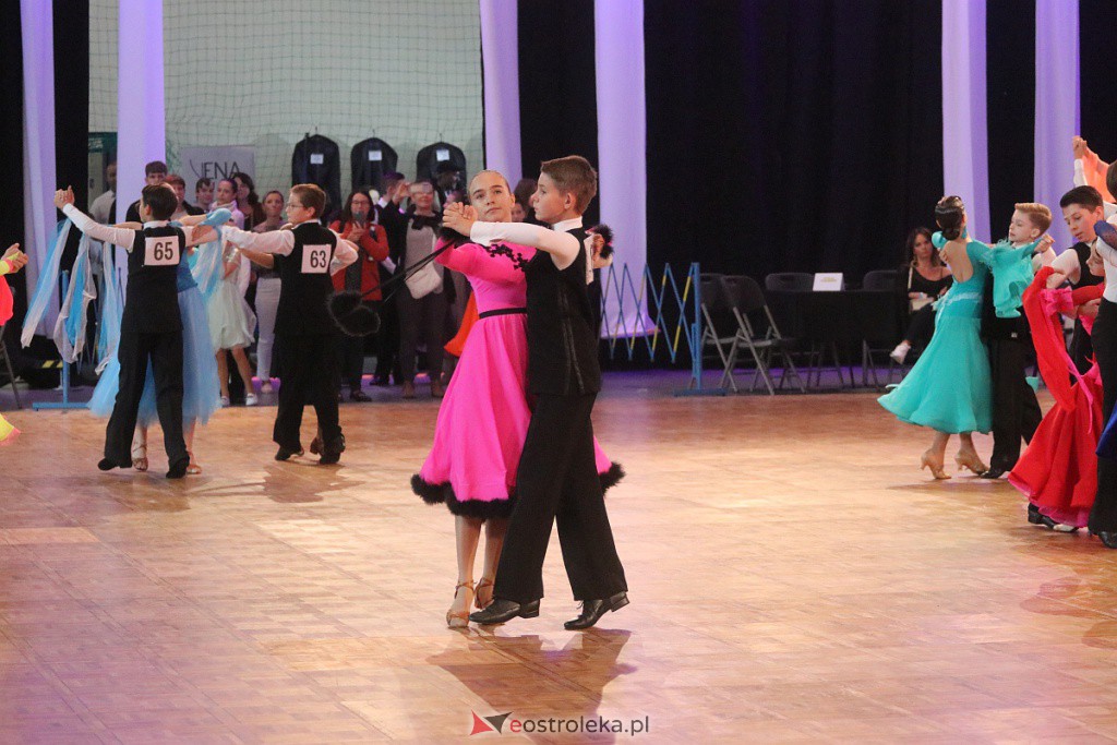 Turniej tańca towarzyskiego O Złotą Podwiązkę [01.10.2022] - zdjęcie #42 - eOstroleka.pl