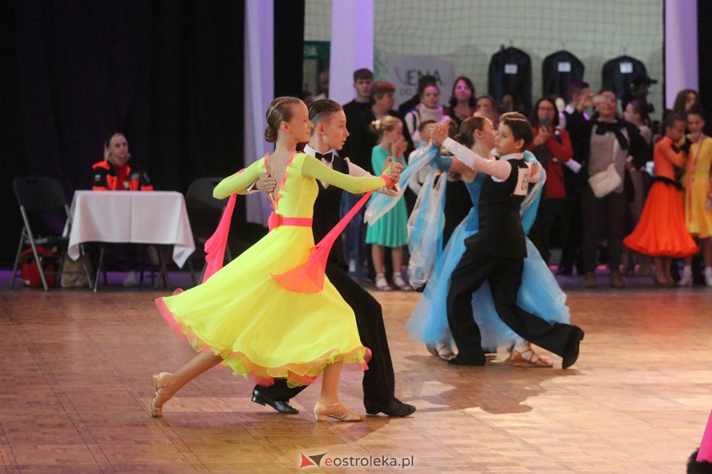 Turniej tańca towarzyskiego O Złotą Podwiązkę [01.10.2022] - zdjęcie #43 - eOstroleka.pl