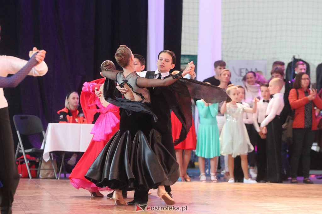 Turniej tańca towarzyskiego O Złotą Podwiązkę [01.10.2022] - zdjęcie #64 - eOstroleka.pl