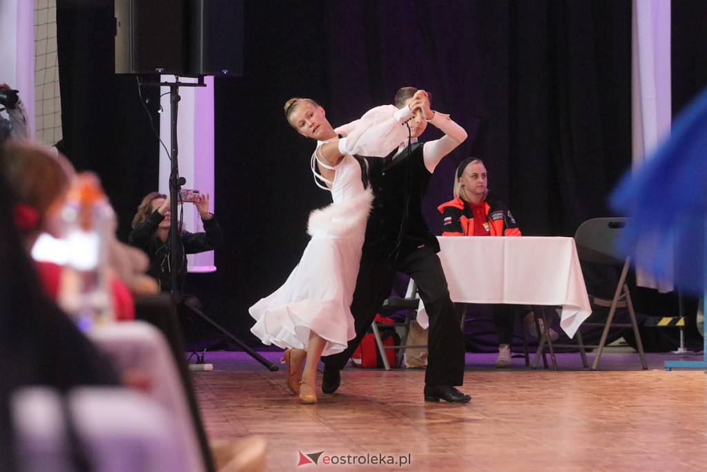 Turniej tańca towarzyskiego O Złotą Podwiązkę [01.10.2022] - zdjęcie #84 - eOstroleka.pl
