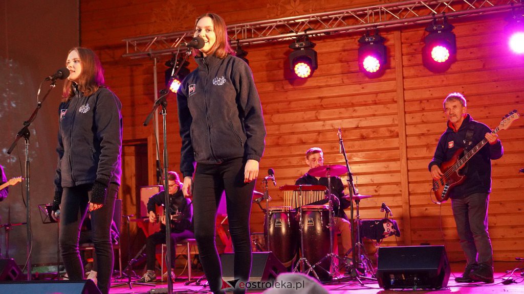 Koncert zespołu Wołosatki w Zagrodzie Kurpiowskiej w Kadzidle [1.10.2022] - zdjęcie #12 - eOstroleka.pl