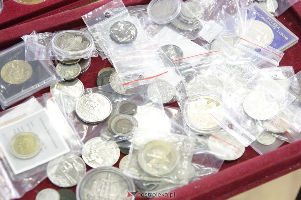 Zaglądamy na giełdę kolekcjonerską. Jakie dziś można było znaleźć skarby? [02.10.2022] - zdjęcie #3 - eOstroleka.pl