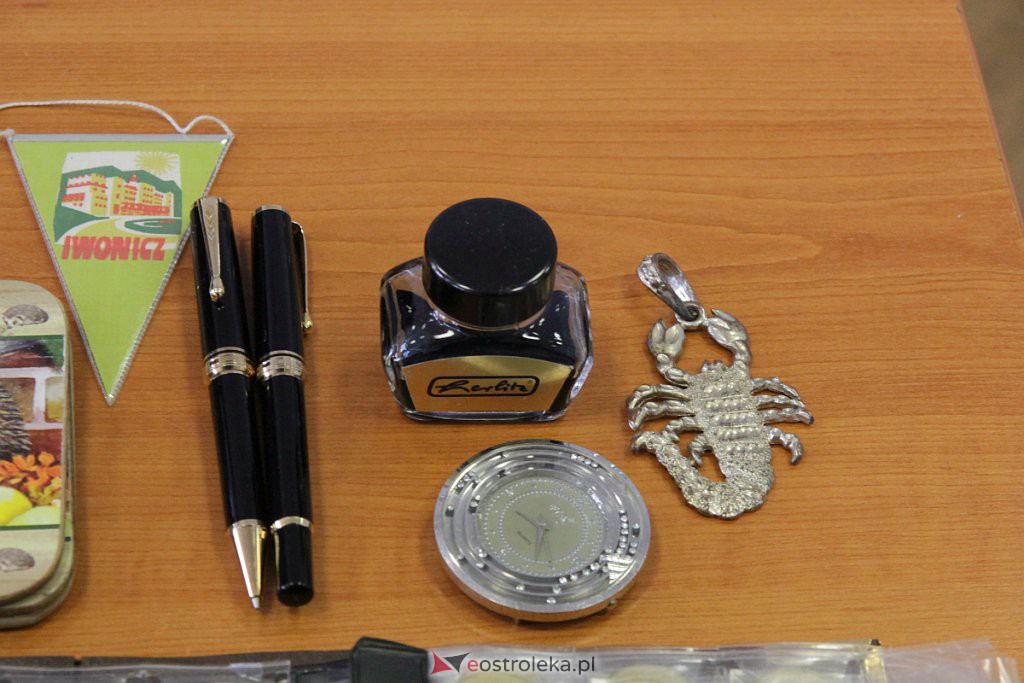 Zaglądamy na giełdę kolekcjonerską. Jakie dziś można było znaleźć skarby? [02.10.2022] - zdjęcie #19 - eOstroleka.pl