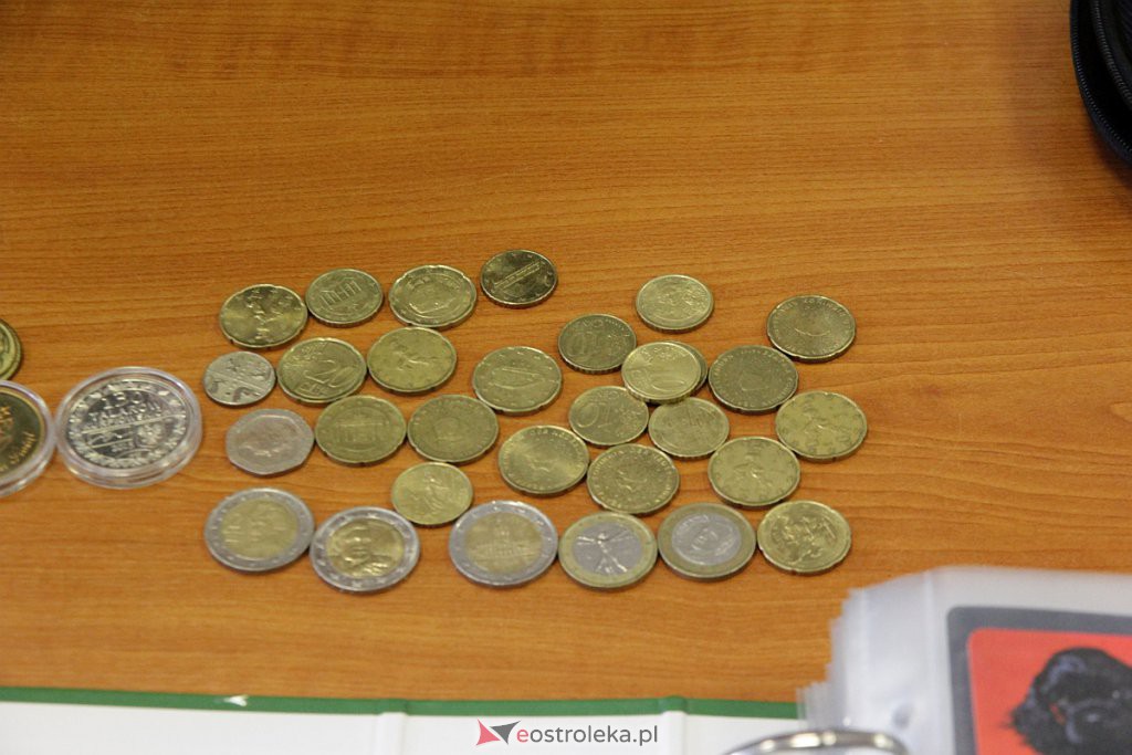 Zaglądamy na giełdę kolekcjonerską. Jakie dziś można było znaleźć skarby? [02.10.2022] - zdjęcie #18 - eOstroleka.pl