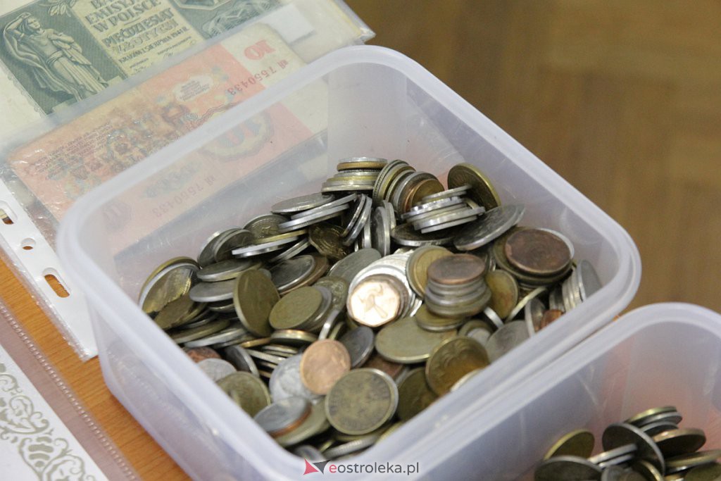 Zaglądamy na giełdę kolekcjonerską. Jakie dziś można było znaleźć skarby? [02.10.2022] - zdjęcie #52 - eOstroleka.pl