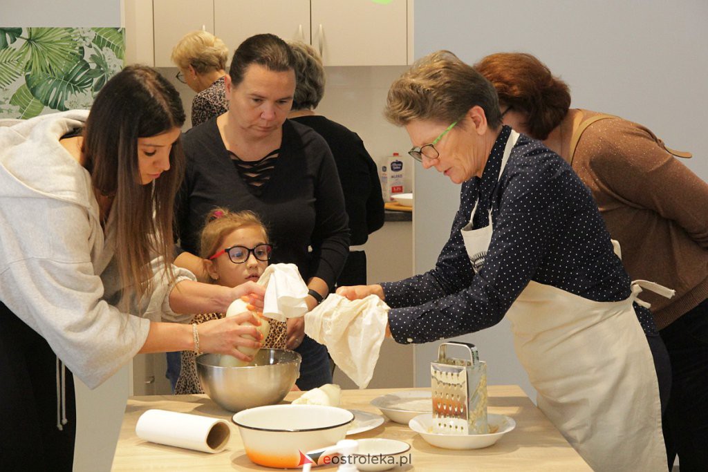 Kurpiowska “Etnokuchnia” serwowała dziś pyszną zupę malon z rejbakami [02.10.2022] - zdjęcie #5 - eOstroleka.pl