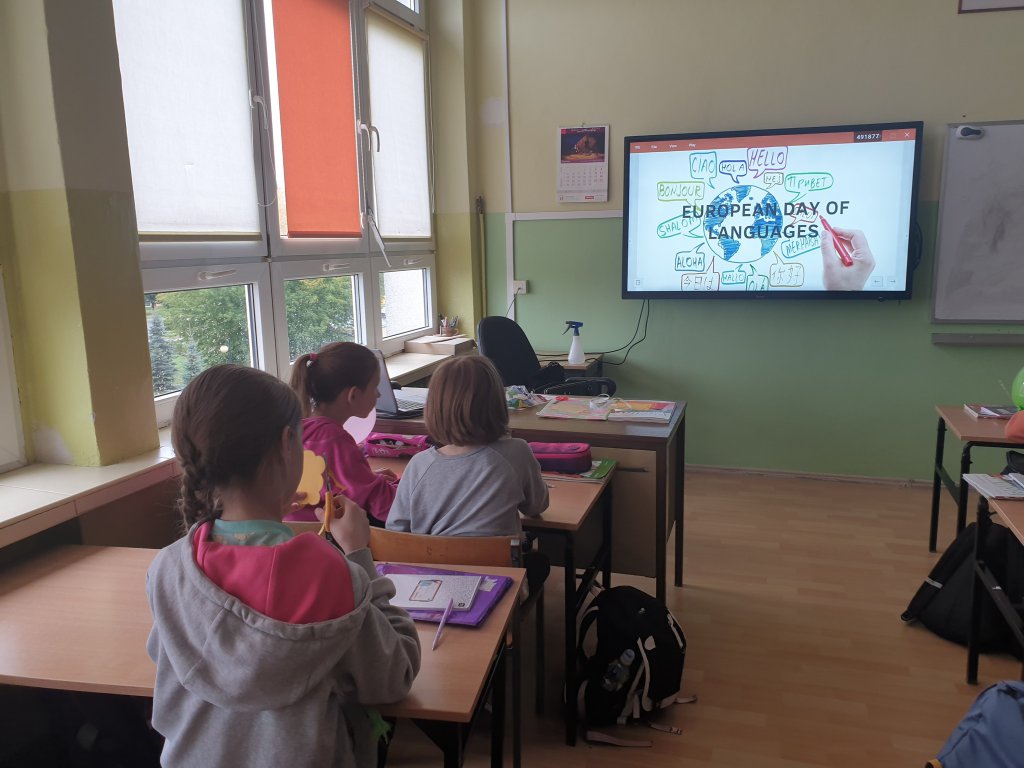 Świat na wyciągnięcie ręki - projekt uczniów SP 2 - zdjęcie #14 - eOstroleka.pl
