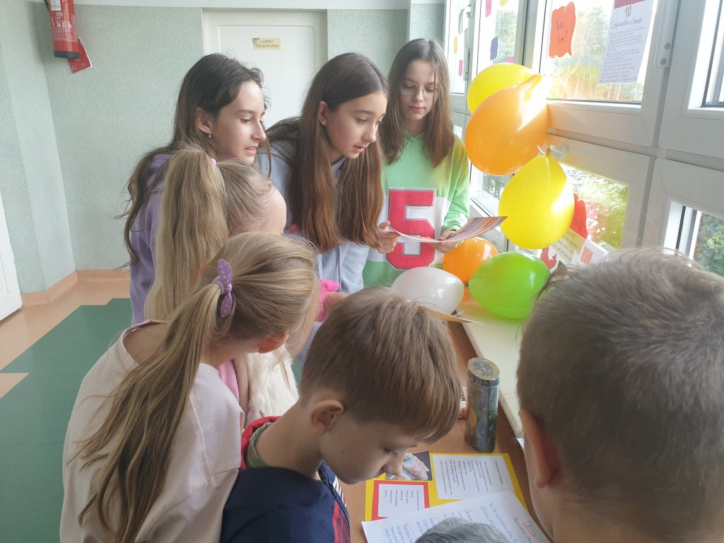 Świat na wyciągnięcie ręki - projekt uczniów SP 2 - zdjęcie #9 - eOstroleka.pl