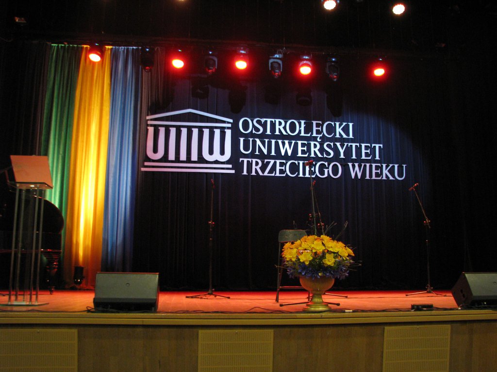 Inauguracja roku akademickiego Ostrołęckiego Uniwersytecie Trzeciego Wieku - zdjęcie #12 - eOstroleka.pl